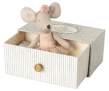 Maileg Dancing Mouse in Daybed